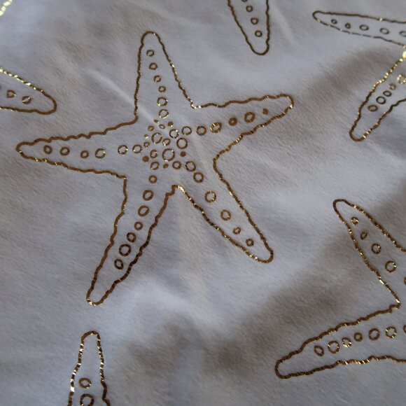 Berkshire Creamy White Luxurious Beachy Christmas Tree Skirt - Picture 4 of 8